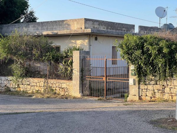casa indipendente in vendita a Modica in zona Sacro Cuore