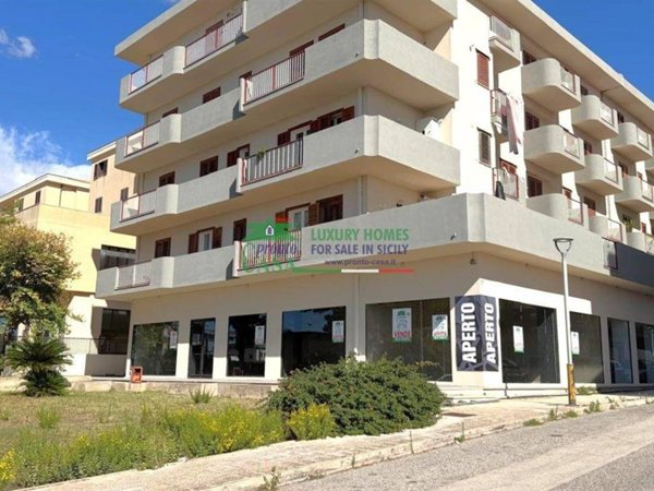 negozio in vendita a Modica in zona Sacro Cuore