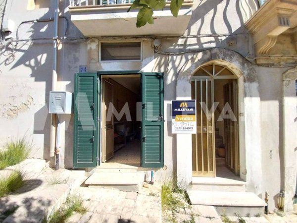 casa indipendente in vendita a Modica in zona Modica Bassa