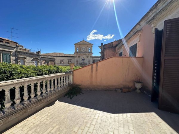 casa indipendente in vendita a Modica in zona Modica Alta