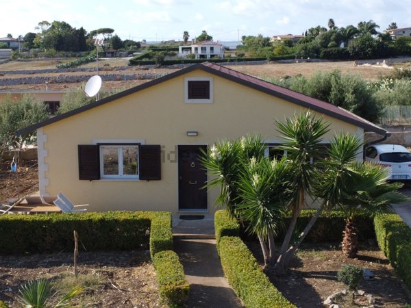 casa indipendente in vendita a Modica in zona Sacro Cuore