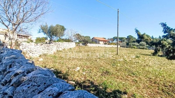 casa indipendente in vendita a Modica