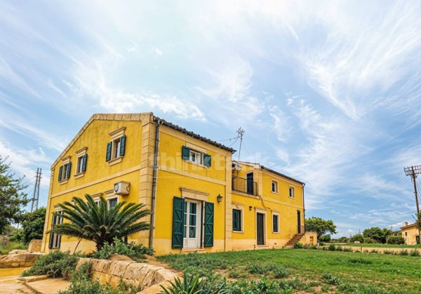 casa indipendente in vendita a Modica