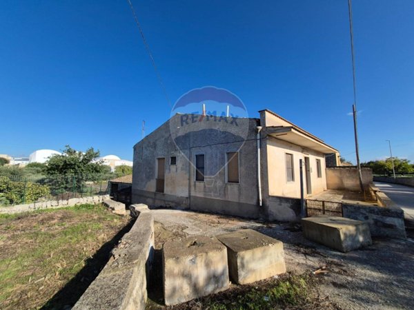 casa indipendente in vendita a Modica in zona Frigintini