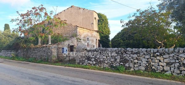 casa indipendente in vendita a Modica in zona Sacro Cuore