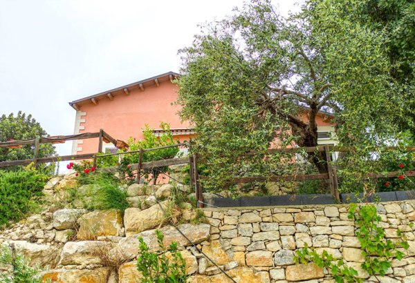 casa indipendente in vendita a Modica in zona Frigintini