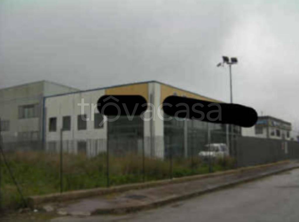 locale commerciale in vendita a Modica