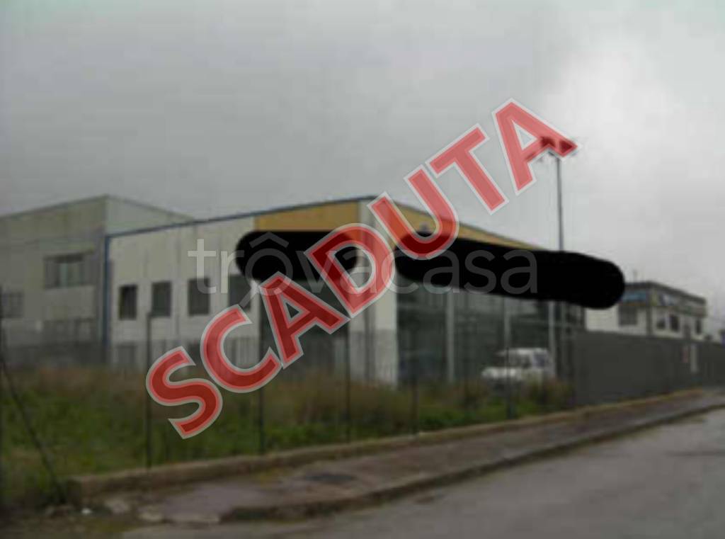 locale commerciale in vendita a Modica