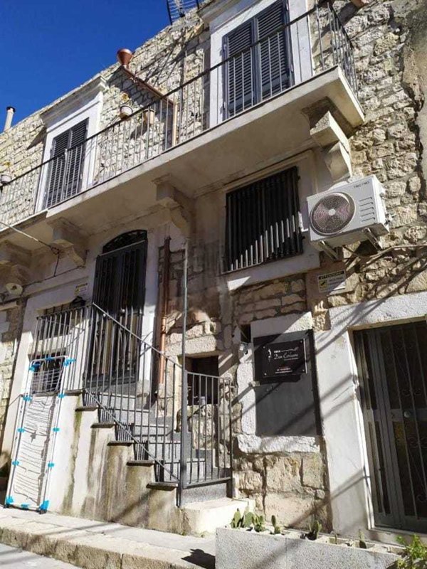 casa indipendente in vendita a Modica in zona Modica Alta