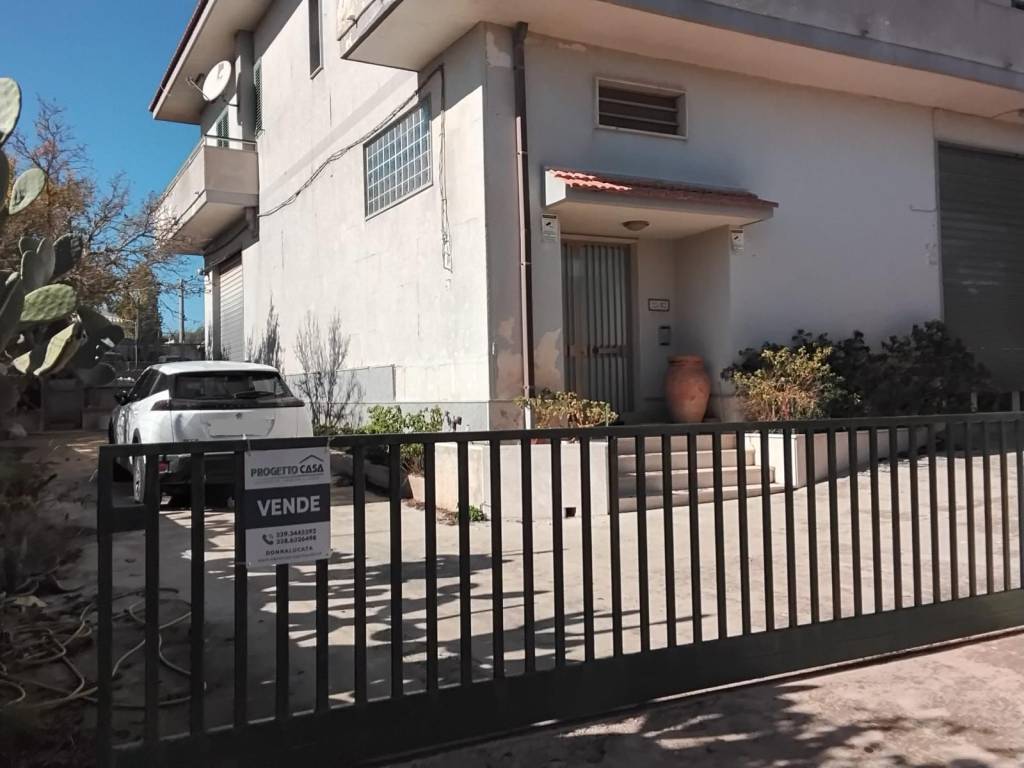 casa indipendente in vendita a Modica in zona Modica Alta