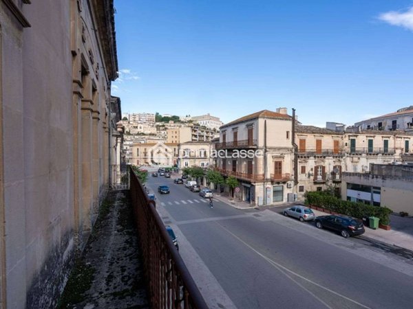 casa indipendente in vendita a Modica