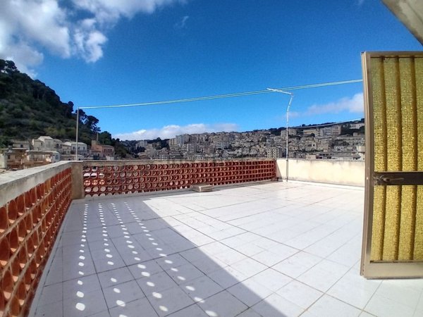 casa indipendente in vendita a Modica in zona Modica Bassa