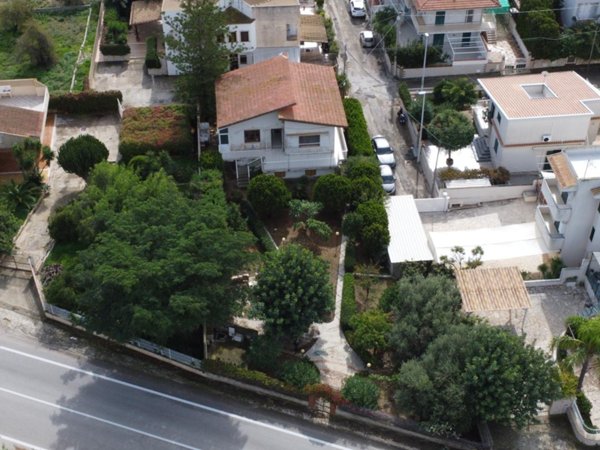 casa indipendente in vendita a Modica in zona Marina di Modica