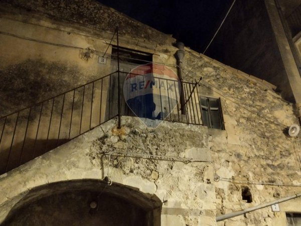 casa indipendente in vendita a Modica in zona Modica Alta