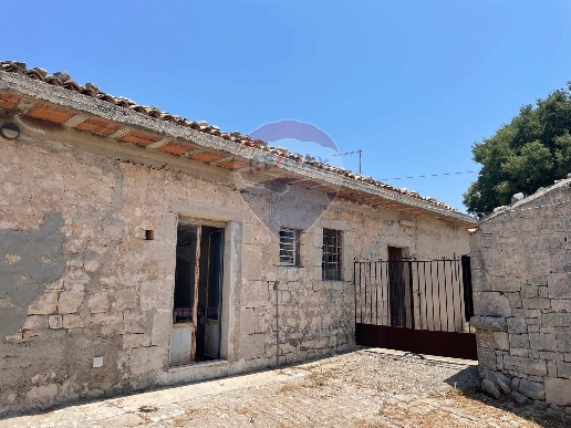 casa indipendente in vendita a Modica