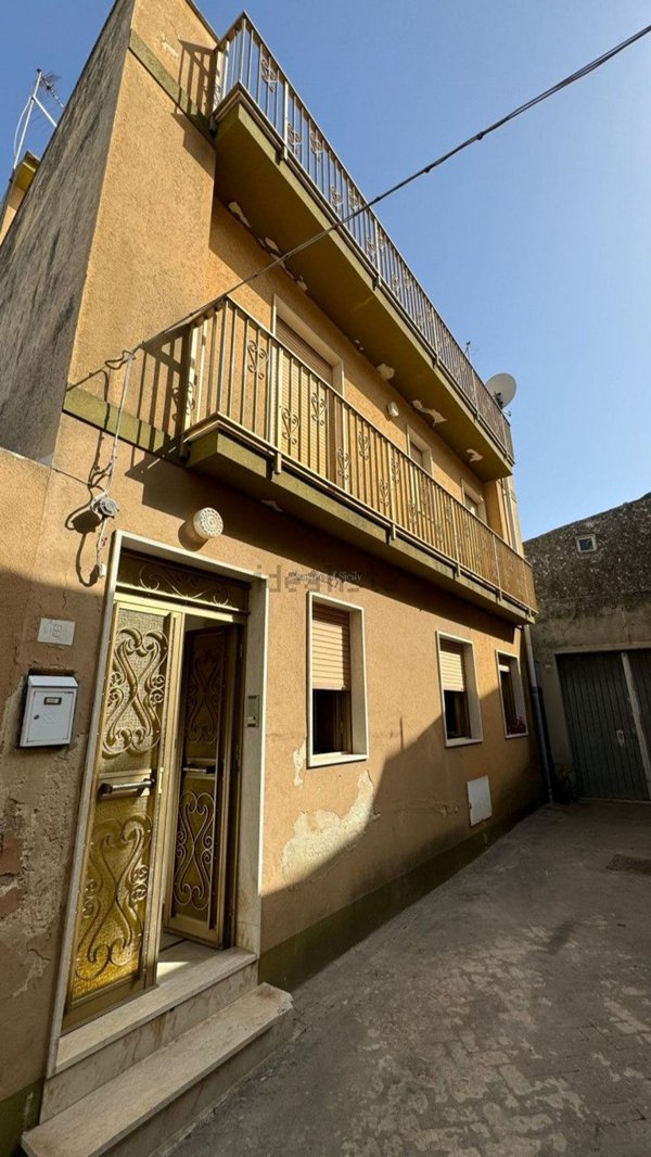casa indipendente in vendita a Modica in zona Modica Alta