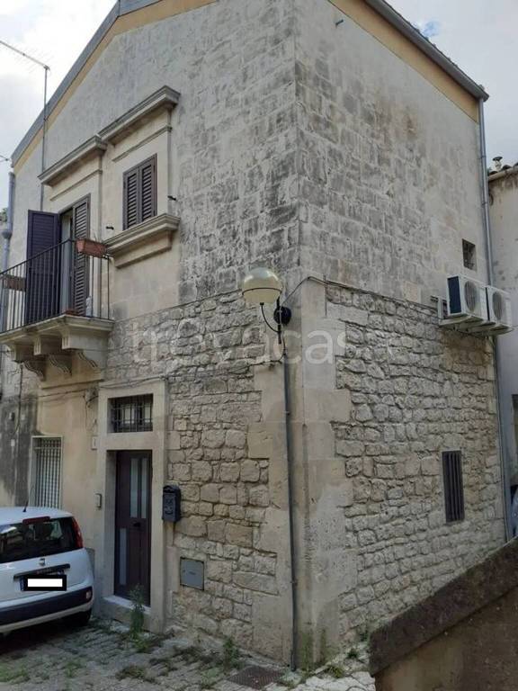 casa indipendente in vendita a Modica in zona Modica Bassa