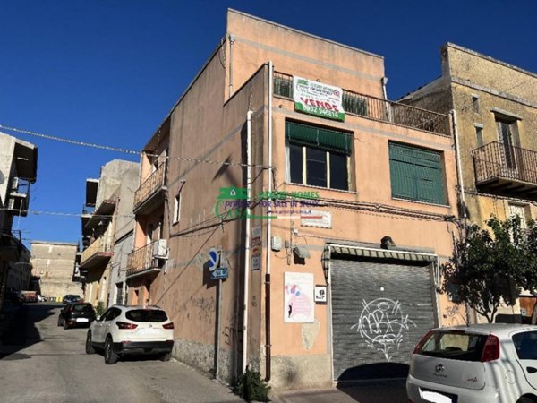casa indipendente in vendita a Modica in zona Modica Alta