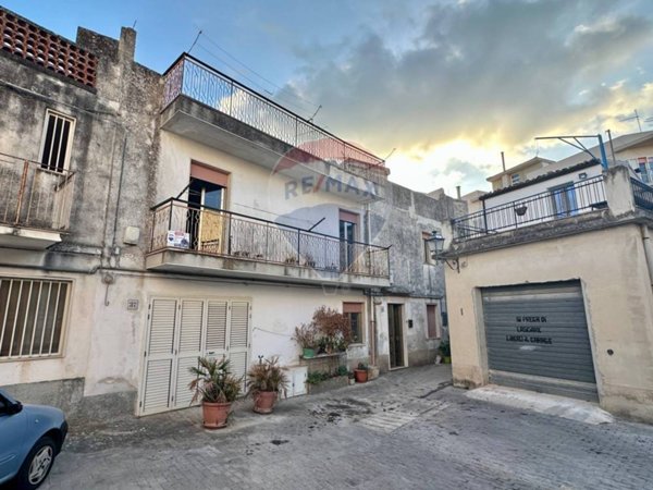casa indipendente in vendita a Modica in zona Modica Alta
