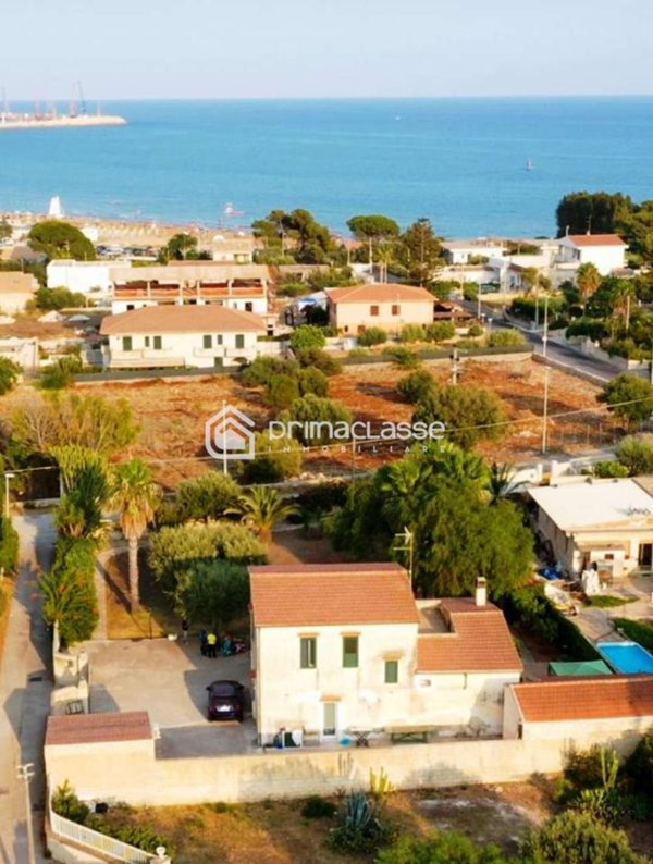 casa indipendente in vendita a Modica in zona Maganuco