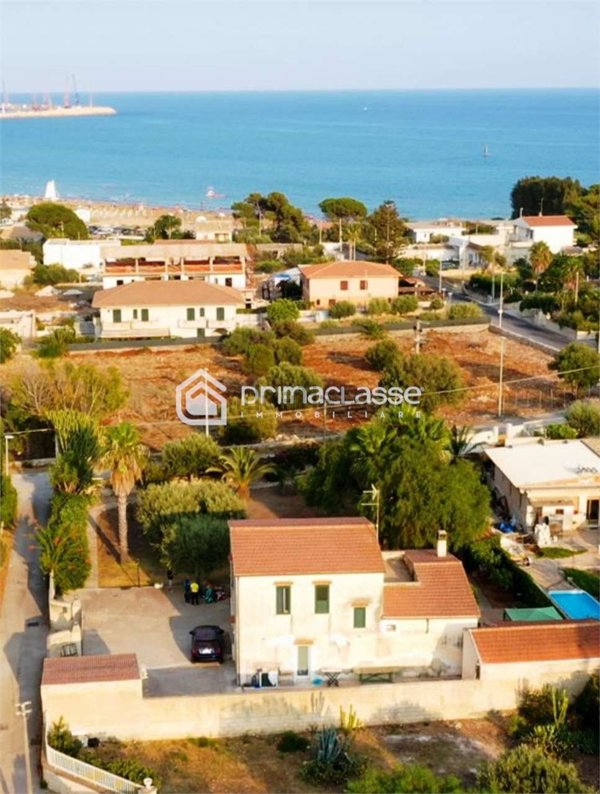 casa indipendente in vendita a Modica in zona Maganuco