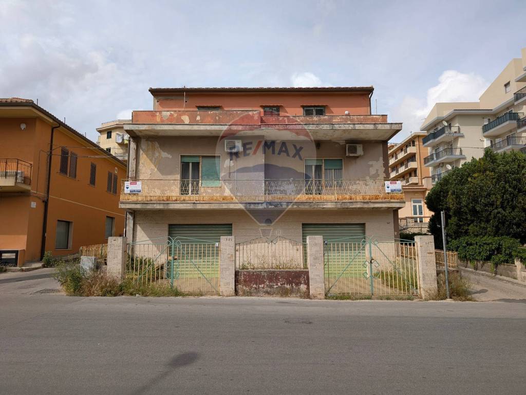 casa indipendente in vendita a Modica in zona Sacro Cuore