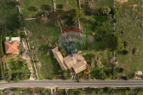 casa indipendente in vendita a Modica