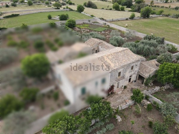 casa indipendente in vendita a Modica