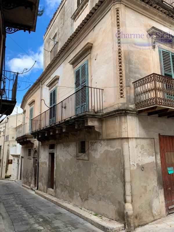 casa indipendente in vendita a Modica in zona Modica Bassa