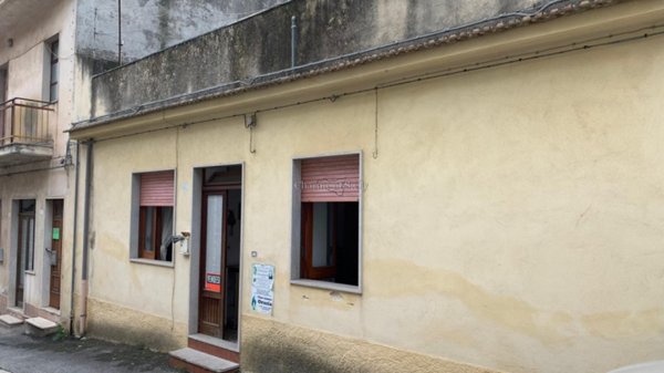 casa indipendente in vendita a Modica in zona Modica Bassa