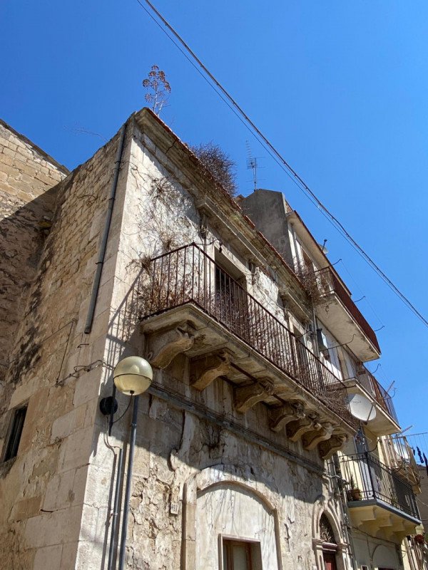 casa indipendente in vendita a Modica in zona Modica Bassa
