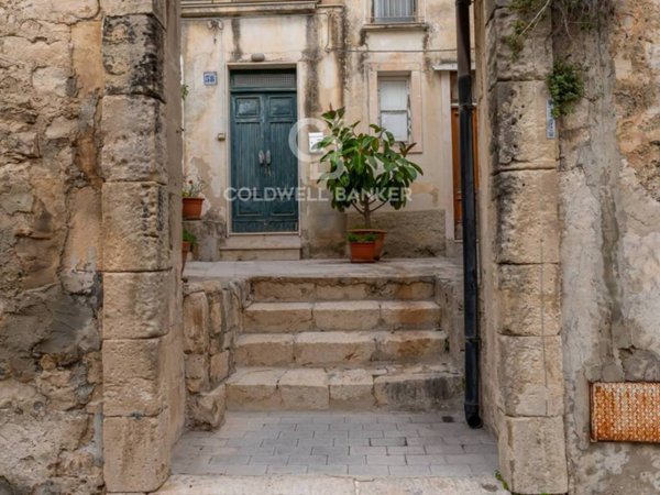 casa indipendente in vendita a Modica
