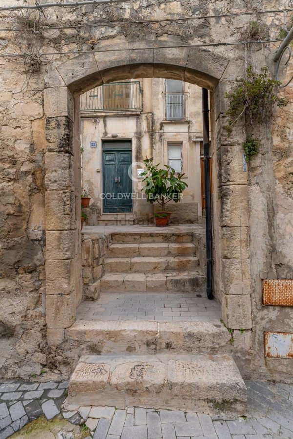 casa indipendente in vendita a Modica