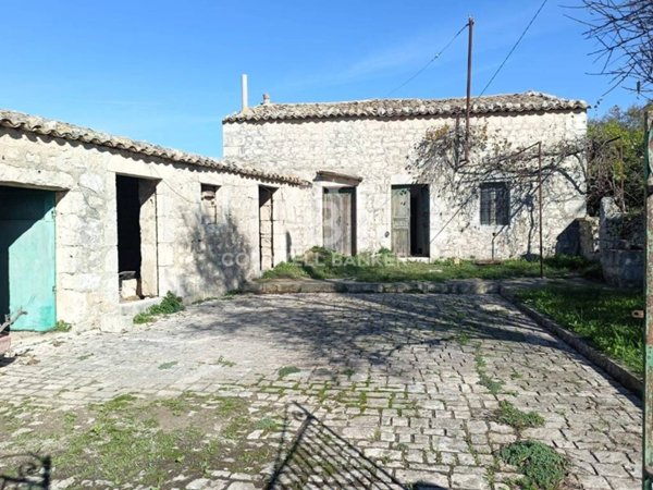 casa indipendente in vendita a Modica in zona Sacro Cuore