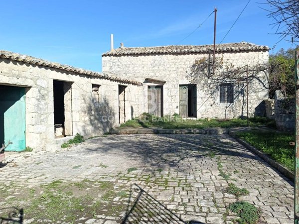 casa indipendente in vendita a Modica in zona Sacro Cuore