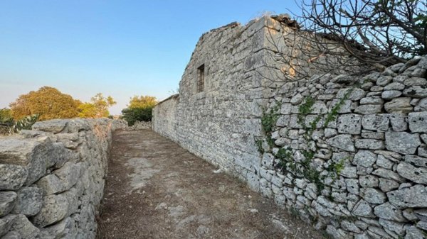 casa indipendente in vendita a Modica in zona Frigintini