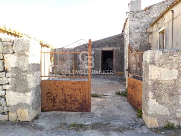 casa indipendente in vendita a Modica in zona Frigintini