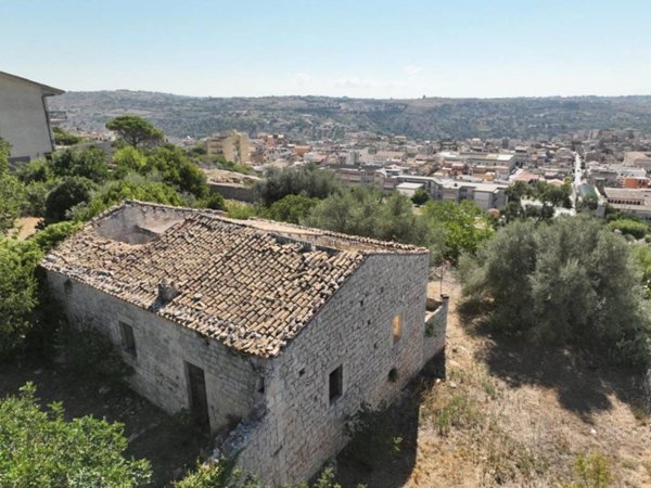 casa indipendente in vendita a Modica in zona Modica Alta