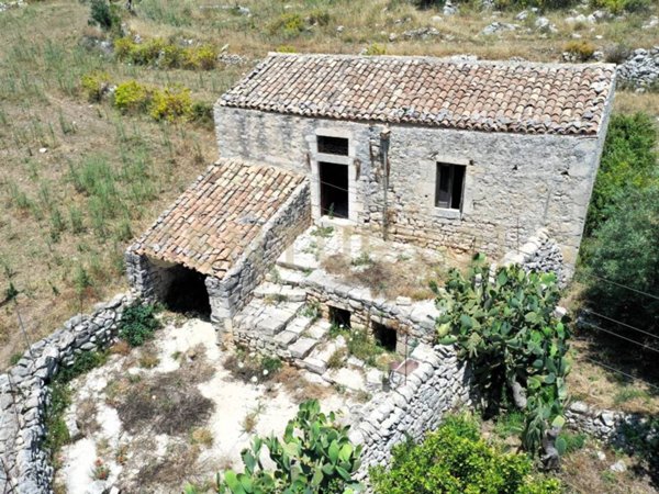 casa indipendente in vendita a Modica in zona Modica Alta