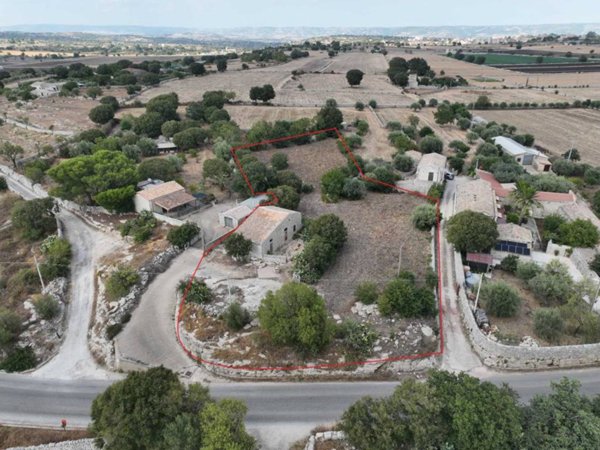 casa indipendente in vendita a Modica in zona Modica Bassa