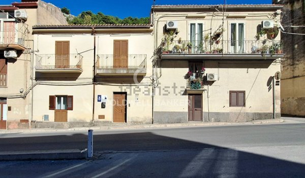 casa indipendente in vendita a Modica in zona Modica Bassa