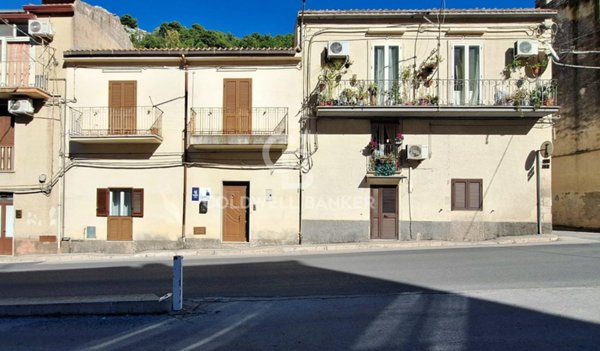 casa indipendente in vendita a Modica in zona Modica Bassa