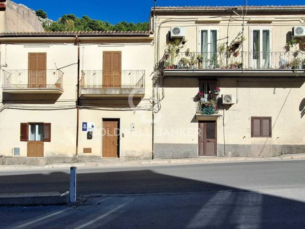 casa indipendente in vendita a Modica in zona Modica Bassa