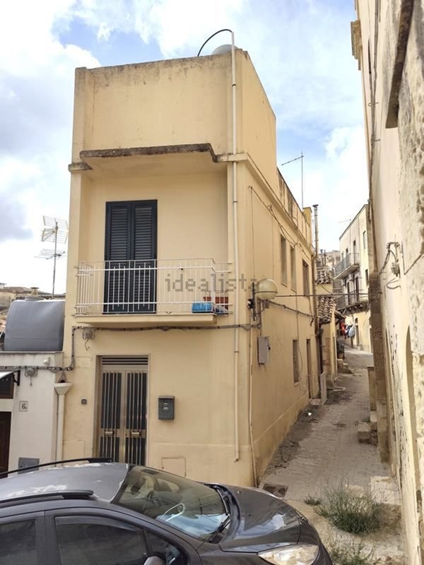casa indipendente in vendita a Modica