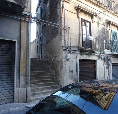 casa indipendente in vendita a Modica in zona Modica Alta
