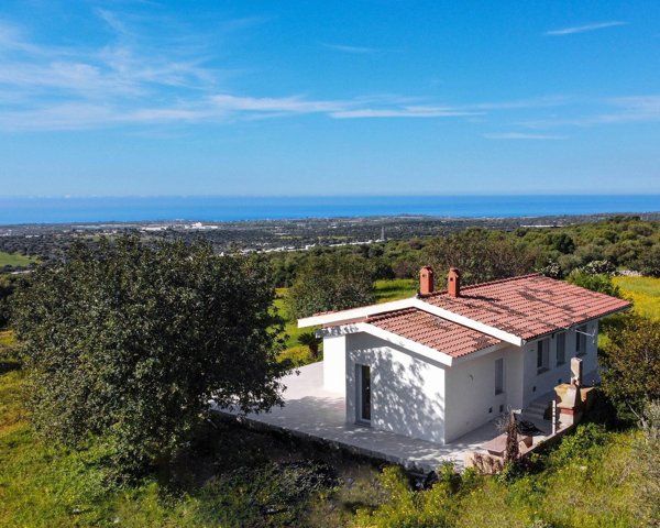 casa indipendente in vendita a Modica