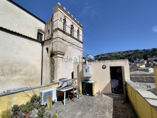 casa indipendente in vendita a Modica