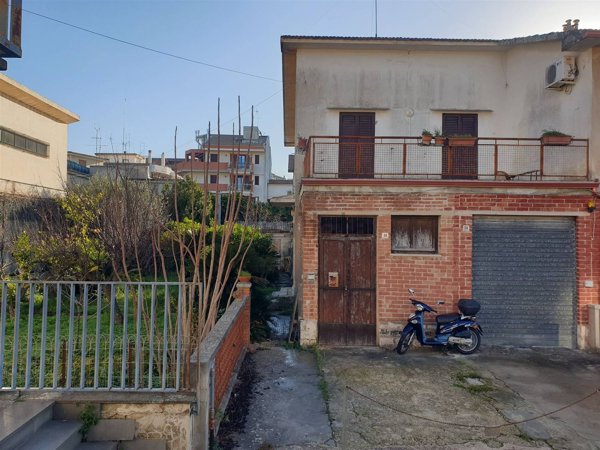 casa indipendente in vendita a Modica in zona Sacro Cuore