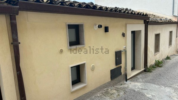 casa indipendente in vendita a Modica in zona Modica Bassa