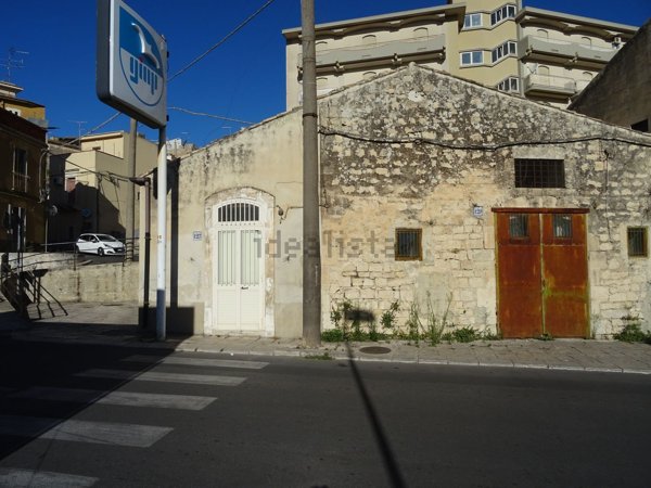 casa indipendente in vendita a Modica in zona Modica Alta